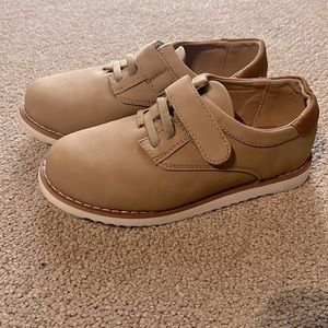 Boys dress shoe